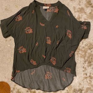 Universal Thread Floral Top